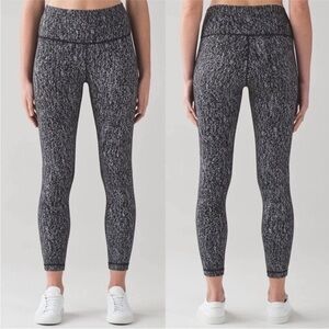Lululemon 4 High Times Pant‎ Luon Suited Jacquard Black White